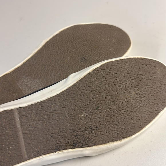 SeaVees women’s slip ons.  Size 8.5 - Picture 5 of 6